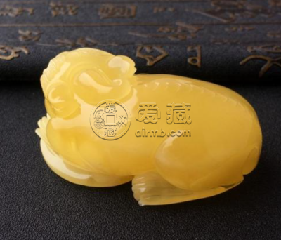 蜜蜡吊坠的寓意 蜜蜡吊坠寓意解析
