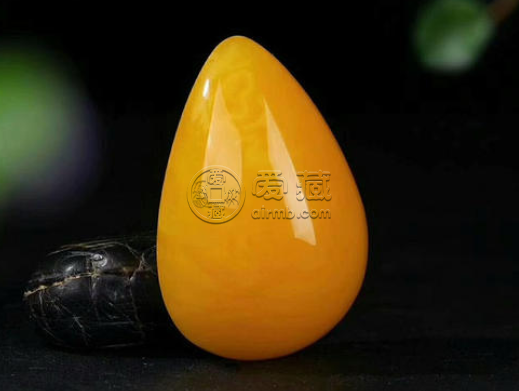 蜜蜡天然和合成的区别 怎么区别
