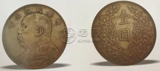 袁大头三年版别介绍：宽缘版、细笔民版、弯笔年版、右下钩芒版