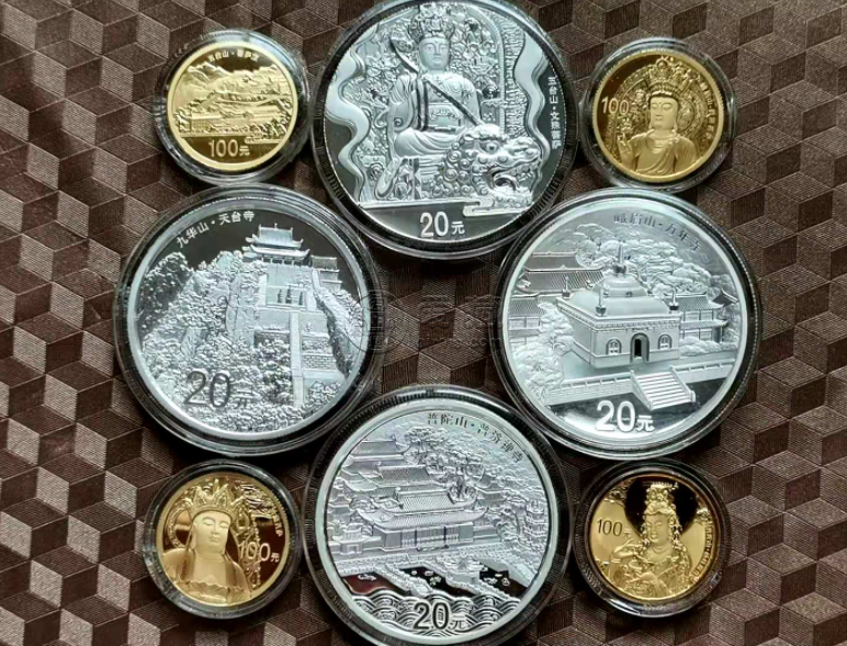 1982年熊猫金套币回收价格 1982年熊猫套币4枚回收价格