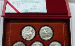 2010熊猫银币回收报价 2010熊猫银币回收渠道
