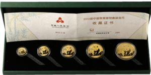 2012年熊貓金幣一套回收價目表    2012年熊貓金幣套裝回收價格