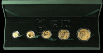 2002年熊猫金币回收价目表  2002年熊猫金币一套价格