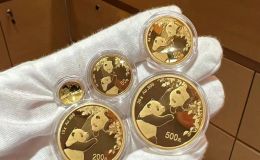 熊貓金套幣價(jià)格 熊貓金幣整套價(jià)值