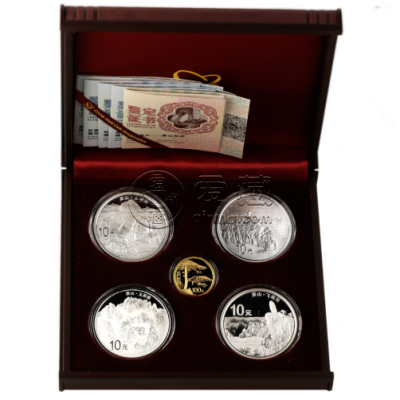 黄山金银币现价    2013年黄山金银币套装回收价格
