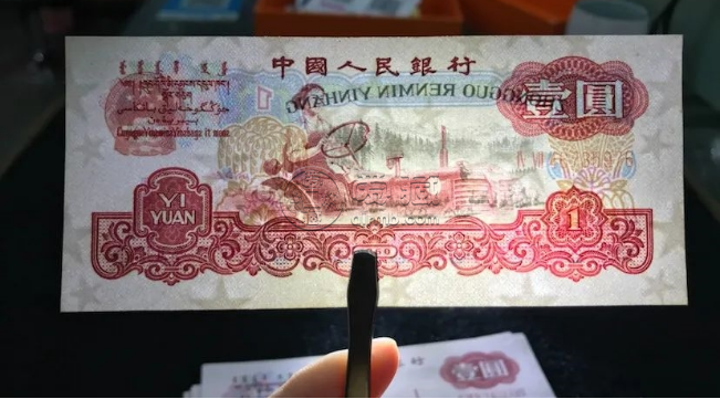 拖拉機(jī)一元價格  拖拉機(jī)一元市場價格及收藏價值