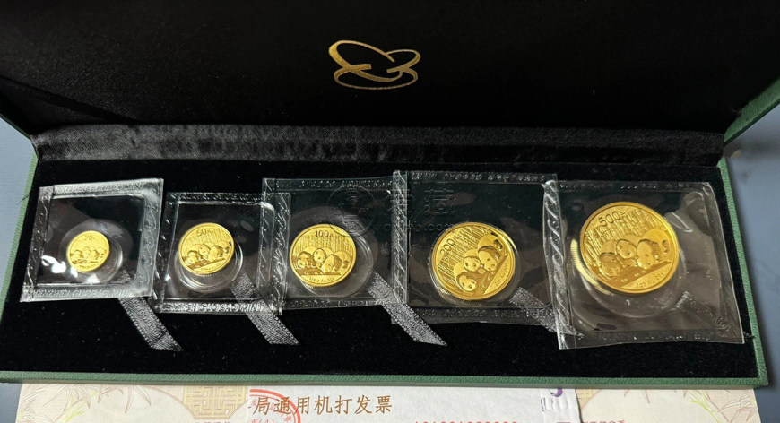 2013年熊猫金币的现价 熊猫金币一套最新市场价
