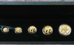 2005年熊猫金币价目表   2005年熊猫金币套装值多少钱