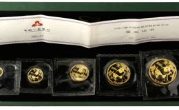 2007年熊猫金币回收价目表   2007年熊猫金币套装值多少钱