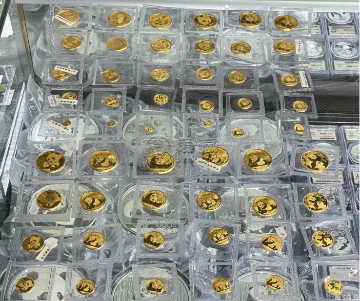 熊猫金币套装现在市场价  熊猫金币市场价格与收藏价值