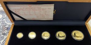 2011年的熊猫金币套装回收价   2011熊猫金币值多少钱
