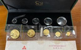 熊猫金币套装现在市场价   2025哪里回收熊猫金币