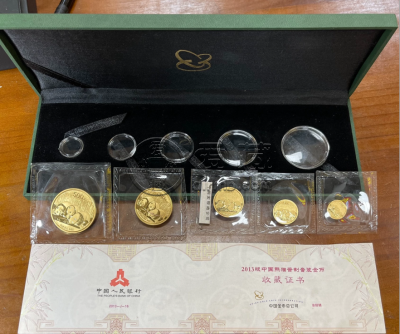 熊猫金币套装现在市场价   2025哪里回收熊猫金币