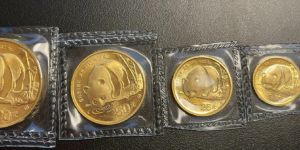 1987年熊猫金币回收价格   1987年熊猫金币套装多少钱
