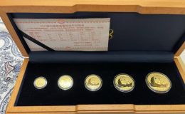 2011年熊猫金币回收价格   2011年熊猫金币套装回收价值