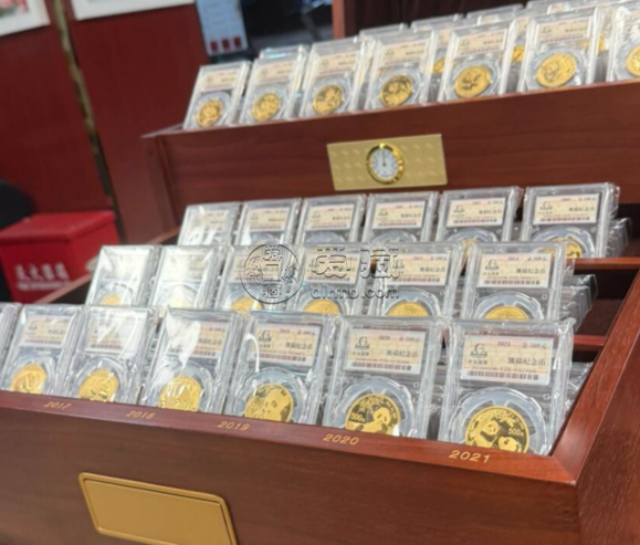 熊猫金币回收价目表  熊猫金币一套回收价格