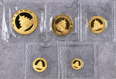 04年熊猫金币一套价格   2004年熊猫金币值多少钱