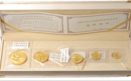 2000年熊貓金幣一套價格表   2000年熊貓金幣套裝回收價格