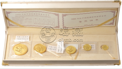 2000年熊猫金币一套价格表   2000年熊猫金币套装回收价格