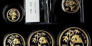 95年熊猫金币全套多少钱   1995年熊猫金币套装回收价格