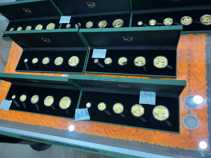 金银纪念币回收  熊猫金币变现攻略