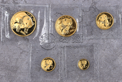 2004熊猫金币套装价格  2004年熊猫金币一套多少钱