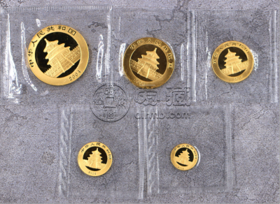 2004熊猫金币套装价格  2004年熊猫金币一套多少钱