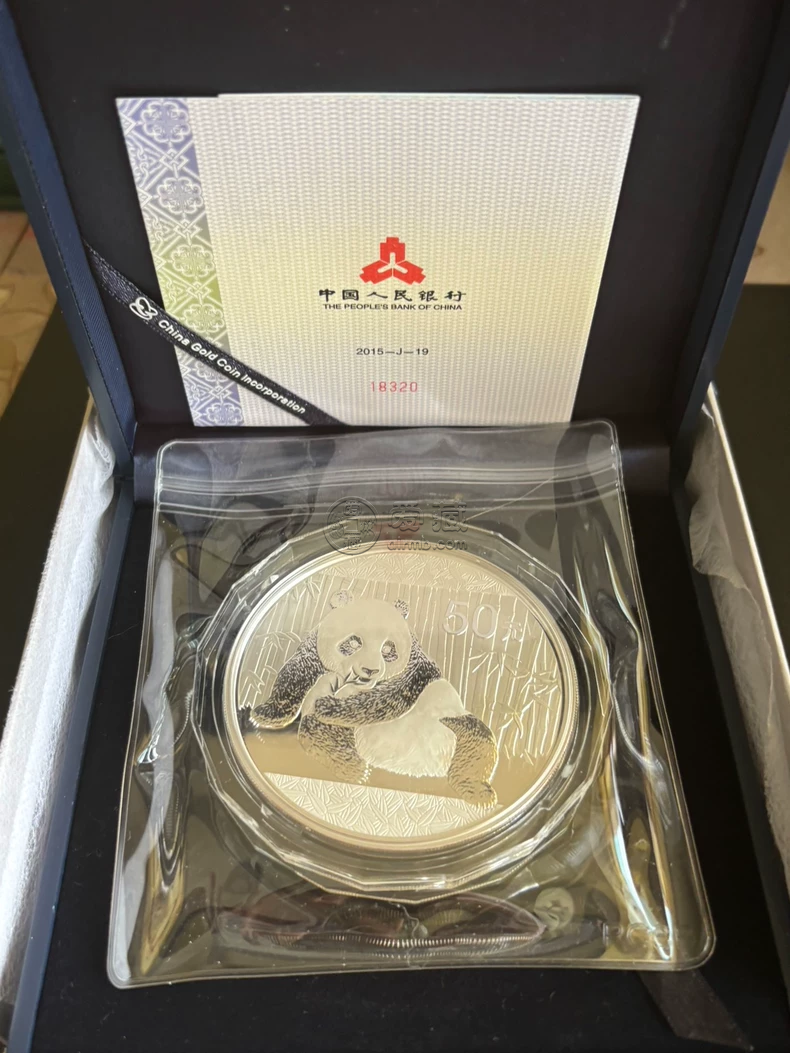 2002年熊猫发行20周年公斤银币      熊猫发行20周年银铂纪念币1公斤回收价格
