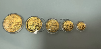 熊猫金币套装回收价目表   2025年熊猫金币市场行情
