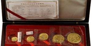 2006年熊猫金币回收价目表   2006年熊猫金币一套市场价格