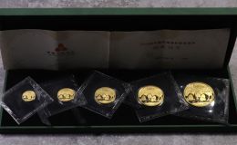 2013熊猫金币一套回收价目表   2013年熊猫金币套装市场价格