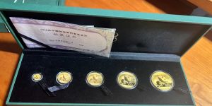 2016熊猫金币回收价目表    一套熊猫金币值多少钱