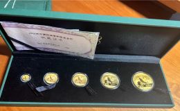2016熊猫金币回收价目表    一套熊猫金币值多少钱