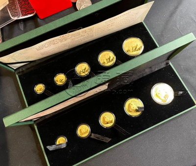 2012熊猫金币一套回收价目表   2012熊猫金币现值价格