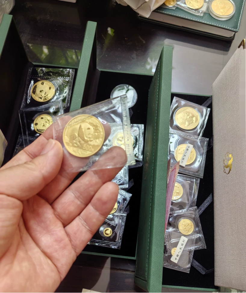 熊猫金币回购  2025熊猫金币回收联系方式