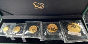 2012年熊猫金币回收价格   2012年熊猫金币五枚套装值多少钱