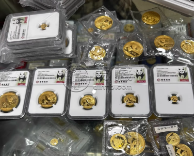 熊猫金币套装回收电话   熊猫金币套装回收价目表