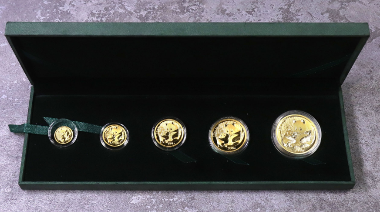 2005年熊猫金币价格   2005年熊猫金币五枚套装价值