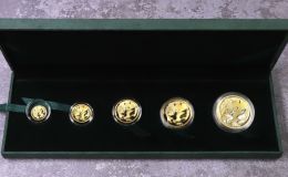 2005年熊猫金币价格   2005年熊猫金币五枚套装价值
