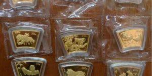 1994狗年生肖金币回收电话 1994年狗年生肖金币值多少钱