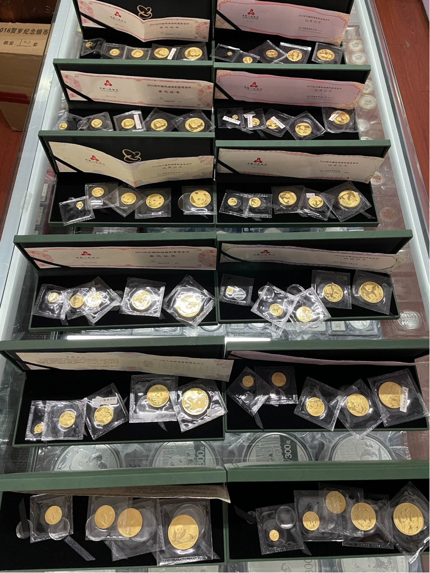 卢工钱币市场回收金币电话 金币市场价格