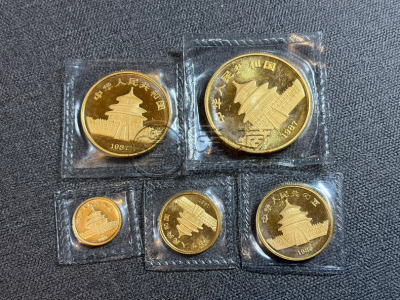 1983年熊猫金币回收电话  1983年熊猫金币价格