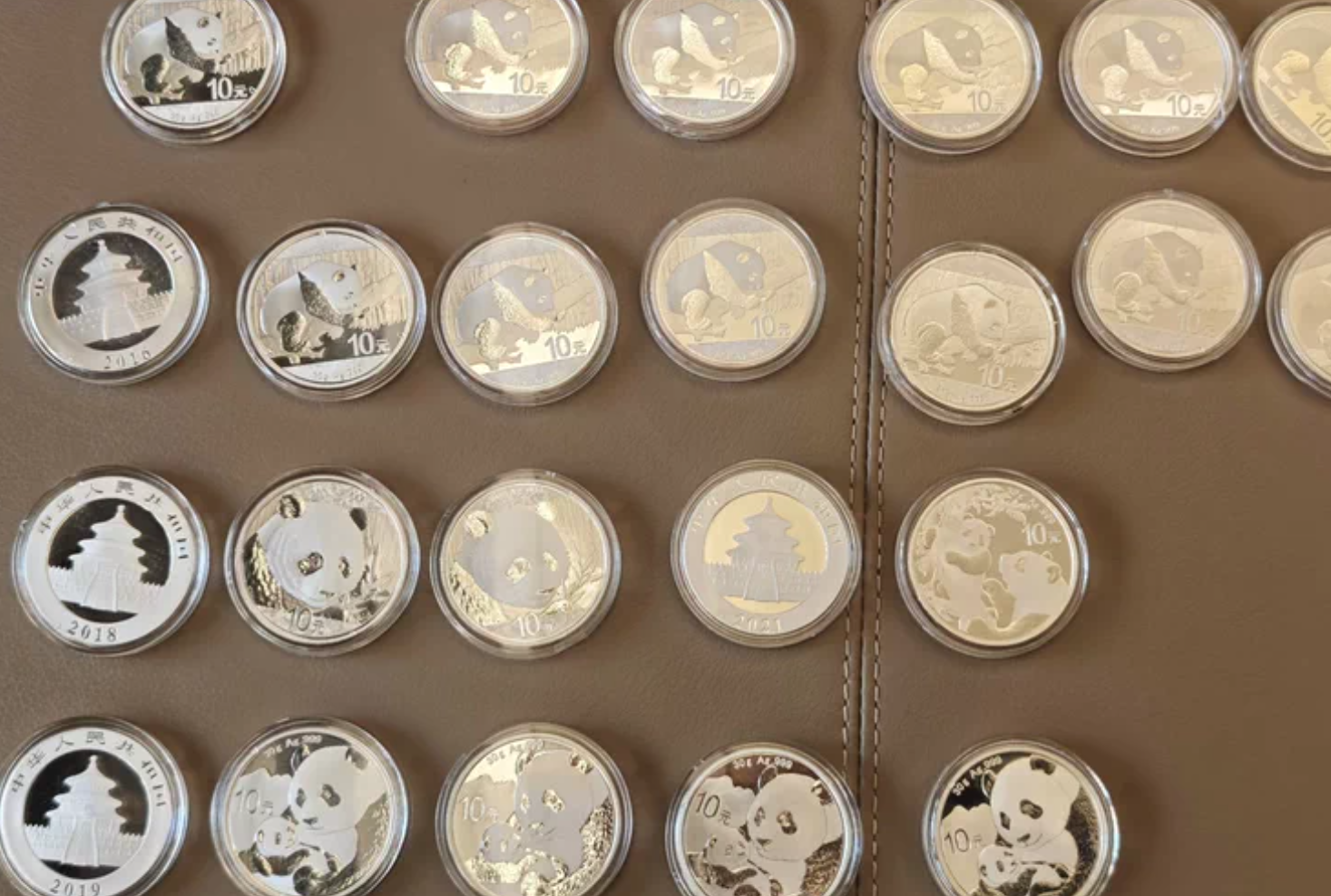 2018年1公斤熊猫银币回收价格