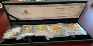 2016年熊猫金币回收价目表 熊猫金币回收电话