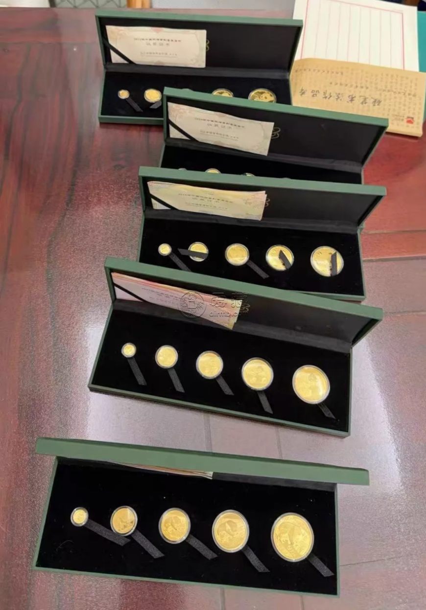 熊猫金币一套5枚回收价目表  回收熊猫金币渠道高价变现