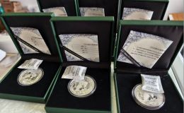 2006年熊猫银币回收公司 熊猫金银币回收渠道及电话