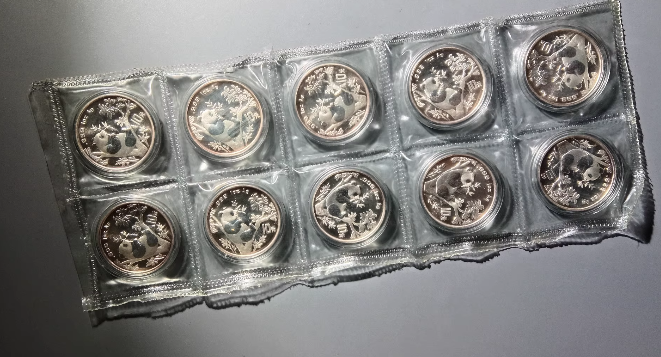 1995年熊猫银币回收公司 1995年熊猫金银币回收正规渠道