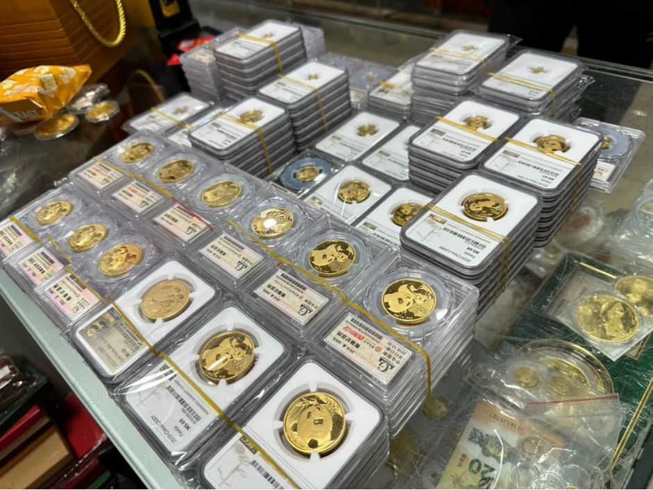 熊猫金币一套5枚回收价目表 2026哪里回收熊猫金币