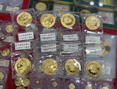 2002年熊猫金币回收价格 2002年熊猫金币全套五枚回收价