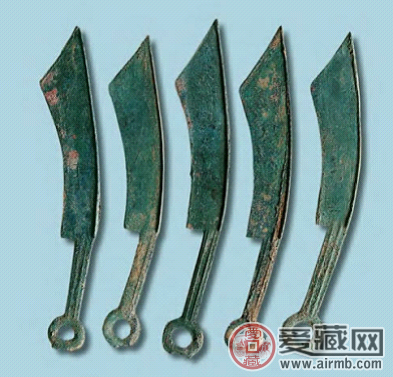 燕国尖首刀:燕国刀币的早期形式,形与齐刀相似,为弧背,凹刃